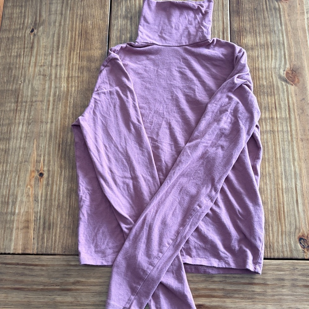 Hollister turtleneck Size L
